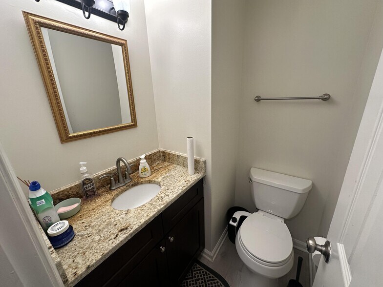 Building Photo - 6012 Loganwood Dr