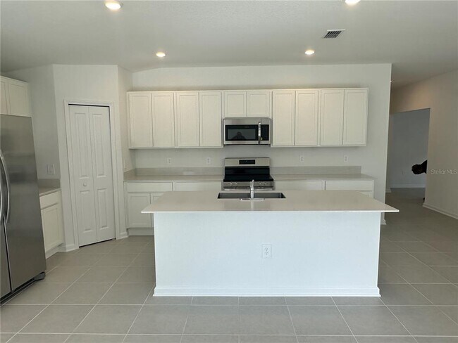 Building Photo - 5434 Lewisham Dr