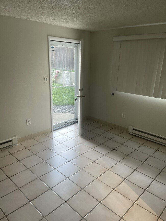 Building Photo - 152-154 Judson St., Unit 154