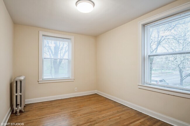 Building Photo - 3806 W Irving Park Rd