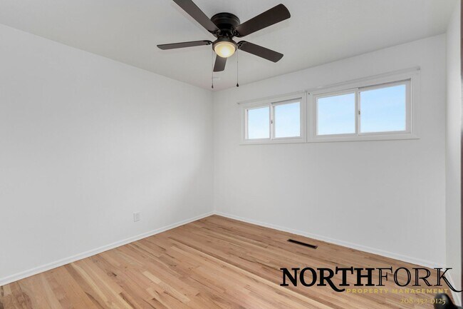 Building Photo - 4-Bedroom Home with Pasture Option in Nampa