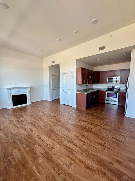 Building Photo - 591 Terrace Park