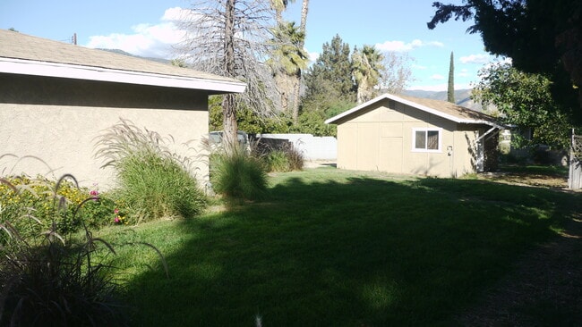 Building Photo - Charming 3-Bedroom Home with Upgraded Kitc...