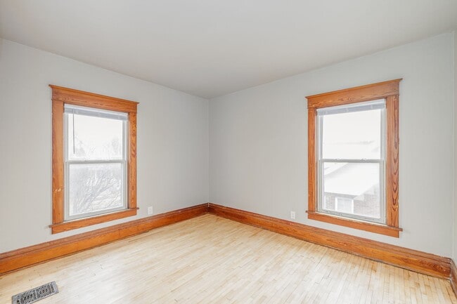 Building Photo - 23 6th St