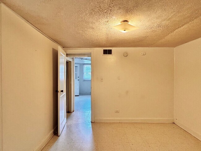 Building Photo - 1506 Broad Ave