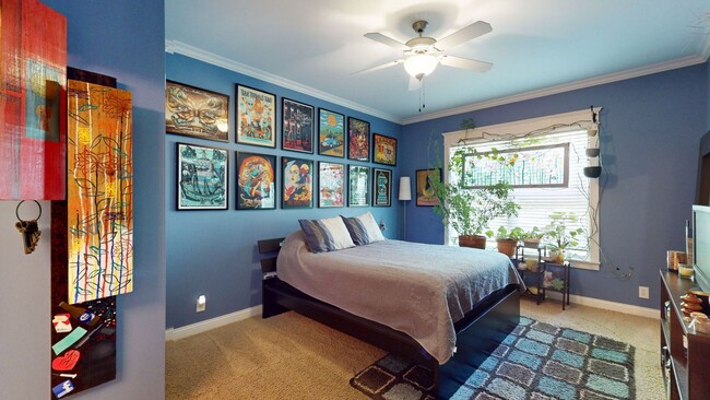 Building Photo - 3 Bed/4.5 Bath Crescent Hill Charmer with 2 Car Garage