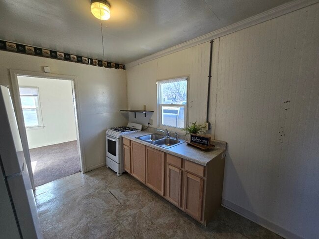 Building Photo - 158 S Roosevelt Rd