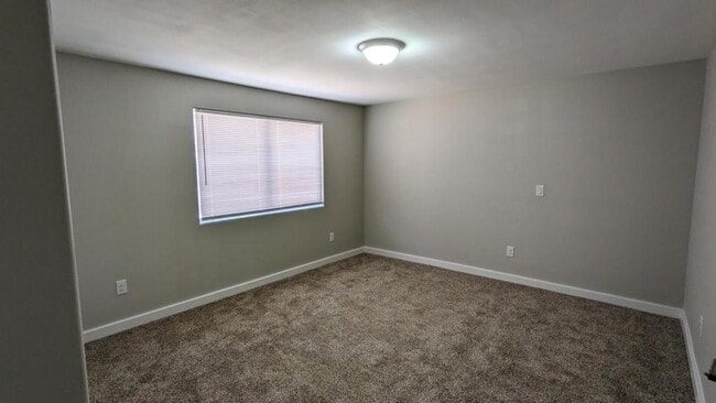 Building Photo - 3965 Hayesville Dr NE