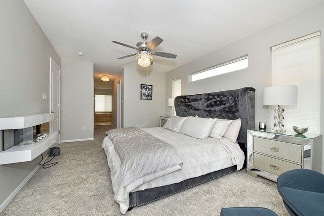 Building Photo - Spacious 2-Story with Mountain Views School District-20