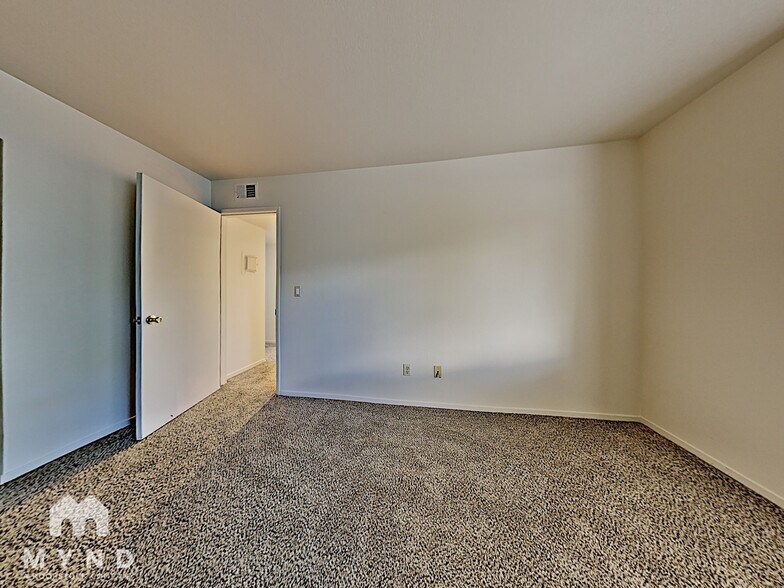 Building Photo - 2624 Sunny Slope Dr