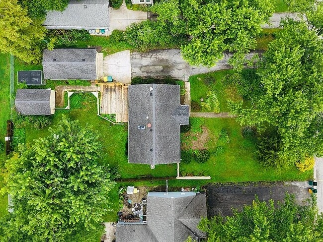 Building Photo - Rutledge Home