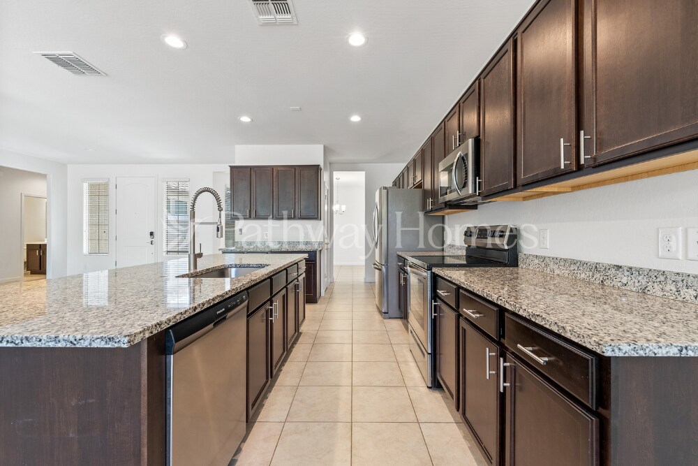 Building Photo - 18241 N Crestview Ln