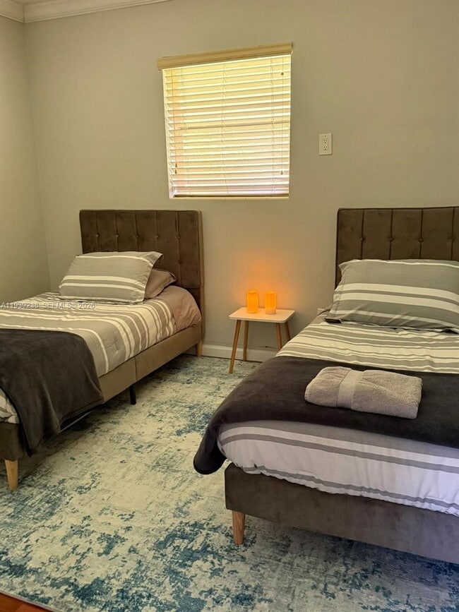 Building Photo - 1020 NE 172nd Terrace