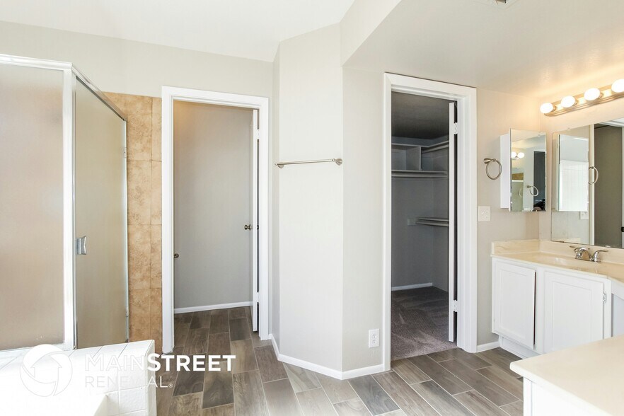 Building Photo - 6513 W Turquoise Ave