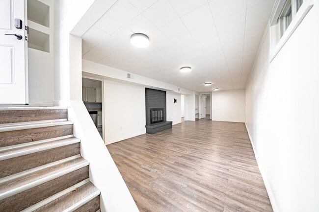 Primary Photo - 4380 Porter Ave