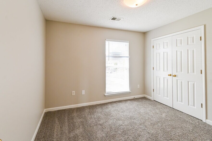 Building Photo - 1812 Cherry Creek Dr