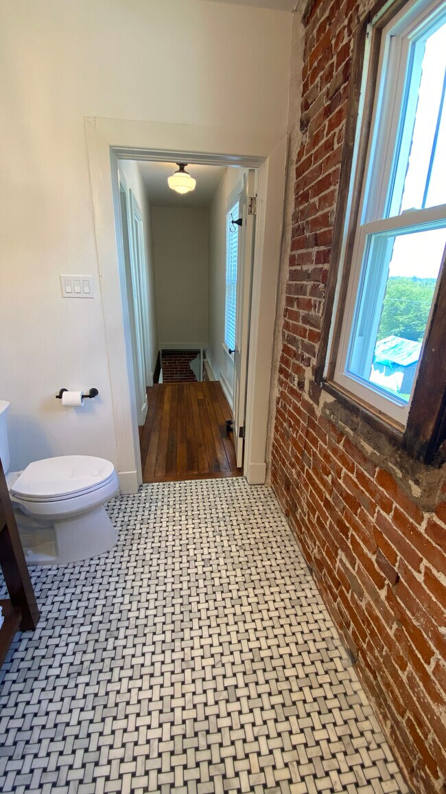 Bathroom - 622 E Capitol Ave
