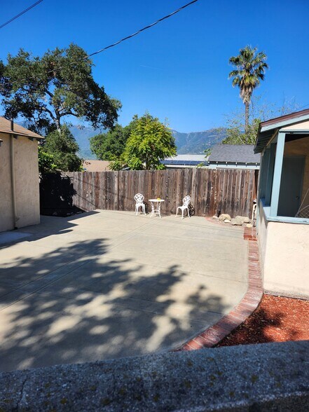 Building Photo - 2637 Altura Ave