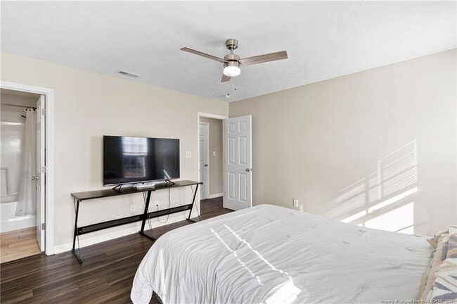 Building Photo - 106 Hawthorn Dr