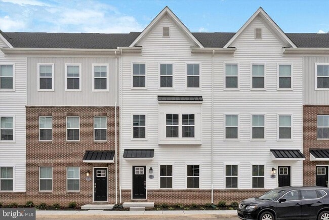 Building Photo - 19 E Front St