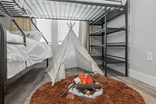 Building Photo - 6029 Benton St