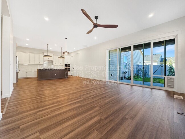 Building Photo - 2197 N Leatherwood Ave