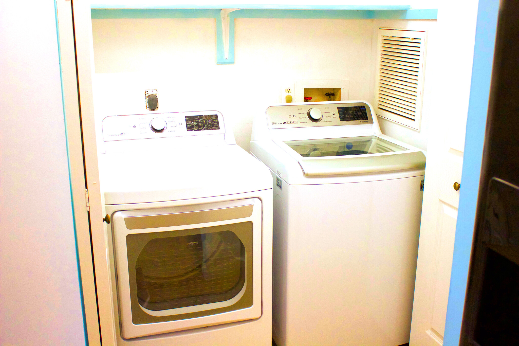 Washer/Dryer - 178 Long Point Rd