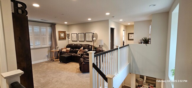 Building Photo - Beautiful Newer Two Story HG Gardens Model...