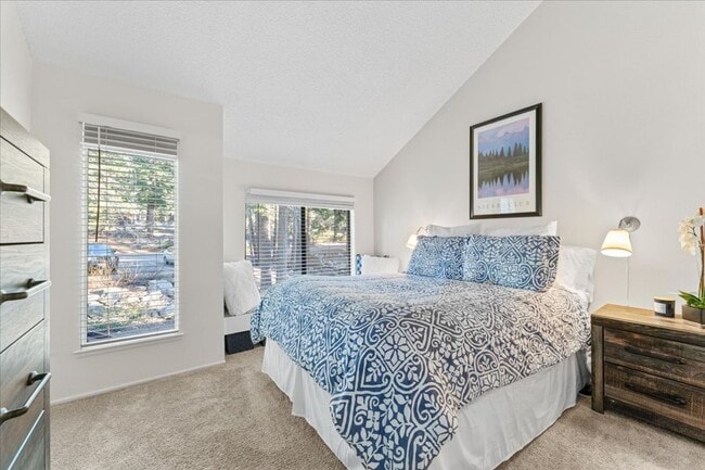 Building Photo - SKI LEASE:  Updated Townhome in Wooded, Central North Lake Location!