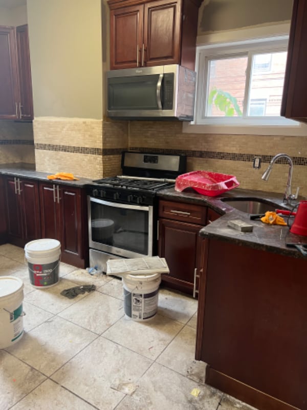 Building Photo - 425 26th St