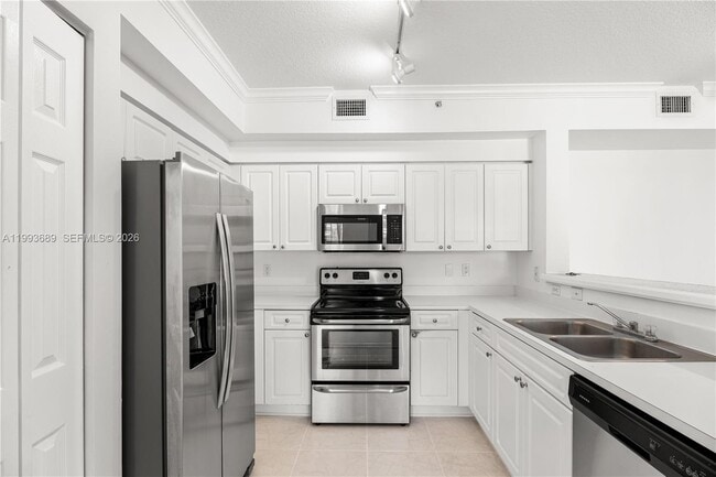 Building Photo - 6851 SW 44th St