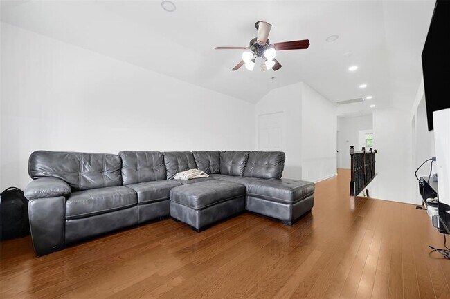 Building Photo - 300 Southern Cross Dr