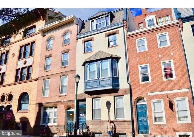 Building Photo - 1209 Locust St