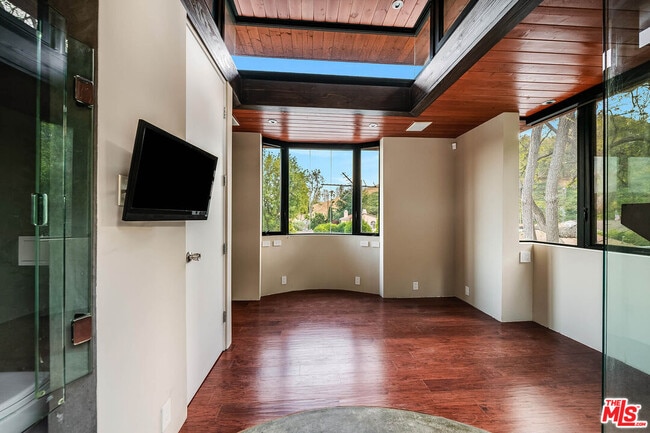 Building Photo - 22277 Buenaventura St