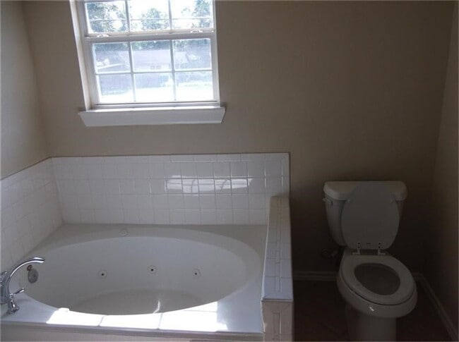 Building Photo - 2627 Desoto Sq Dr