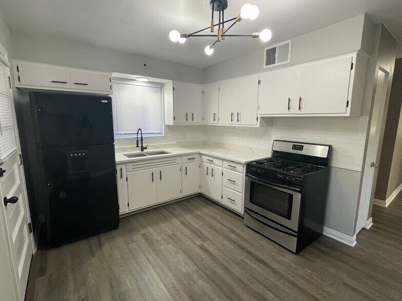 Building Photo - 148 E Quincy St