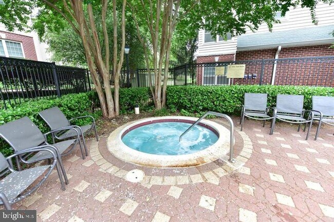 Building Photo - 1550 Spring Gate Dr.