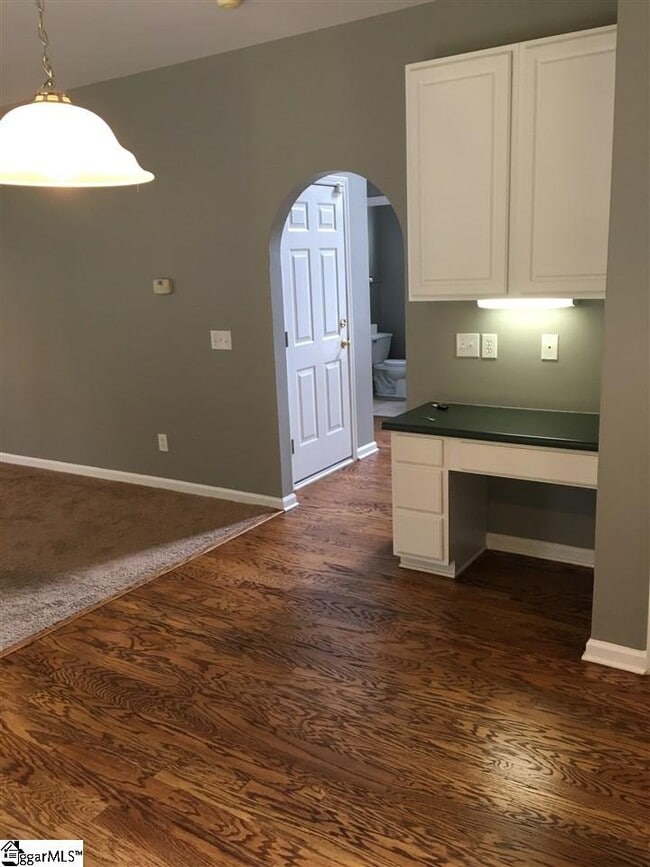Building Photo - 30 Halehaven Dr