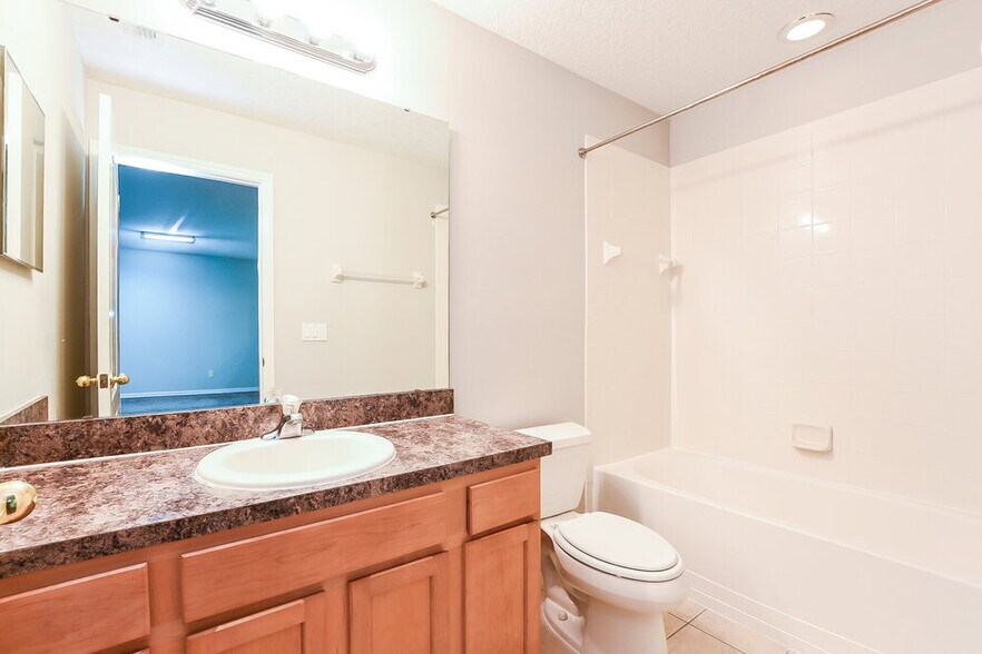 Building Photo - 1725 Portcastle Cir