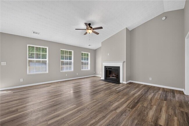 Building Photo - 437 Waterbury Way