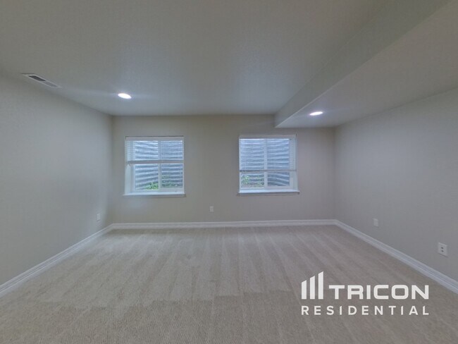 Building Photo - 10734 Ridgepole Dr