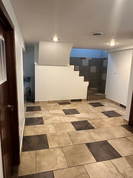 Basement living area - 4441 S Kilpatrick Ave