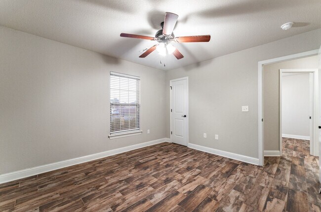 Building Photo - 2091 Eagle Dr
