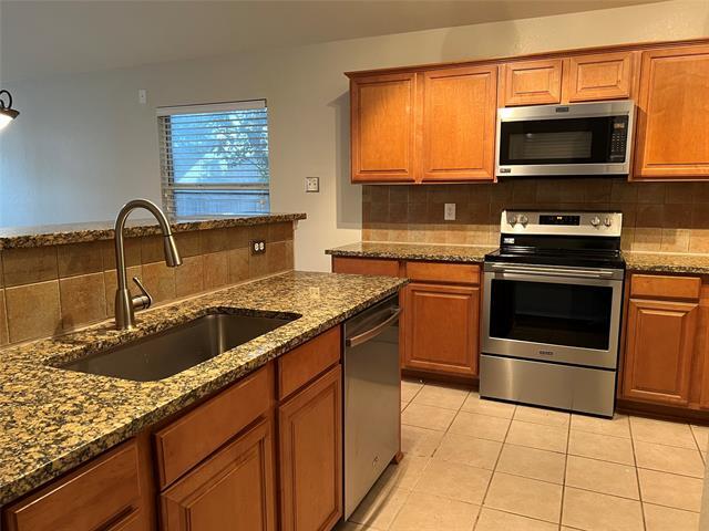 Building Photo - 1535 Sleepy Hollow Dr