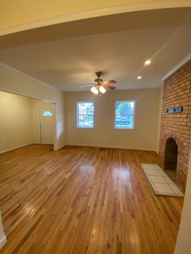 Building Photo - 1210 N 21st St