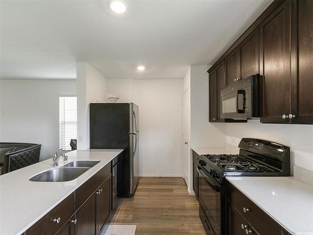 Building Photo - 1701 River Xing Dr