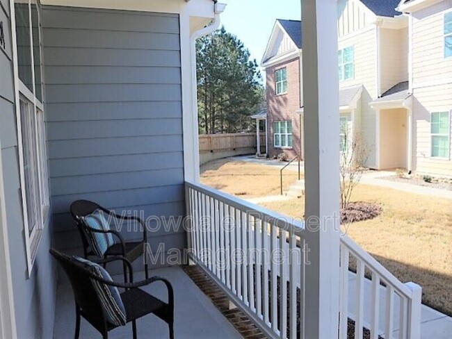 Building Photo - 904 Laurel Gate Dr