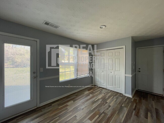 Building Photo - 222 Cody Dr