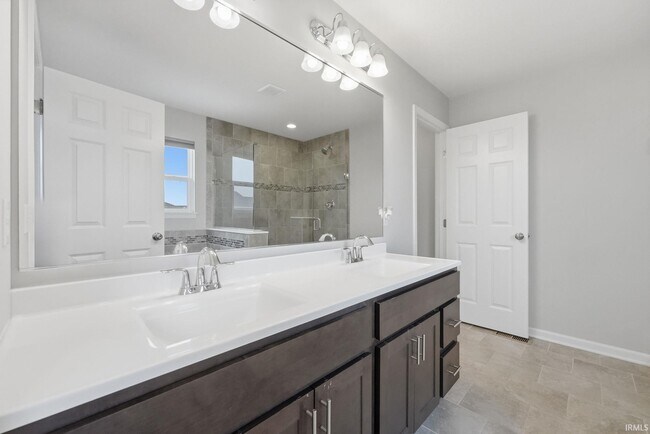 Building Photo - 12502 Speranza Dr