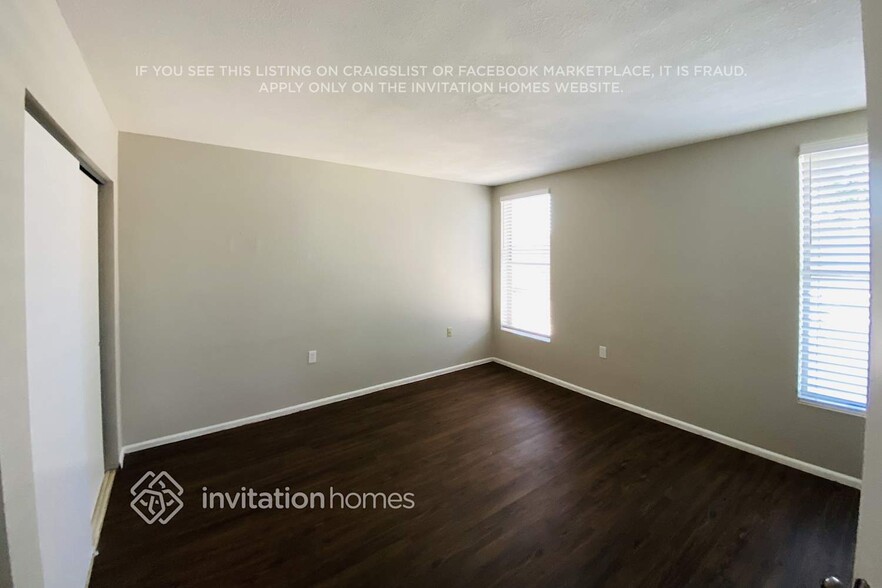 Building Photo - 1808 W Curry Dr